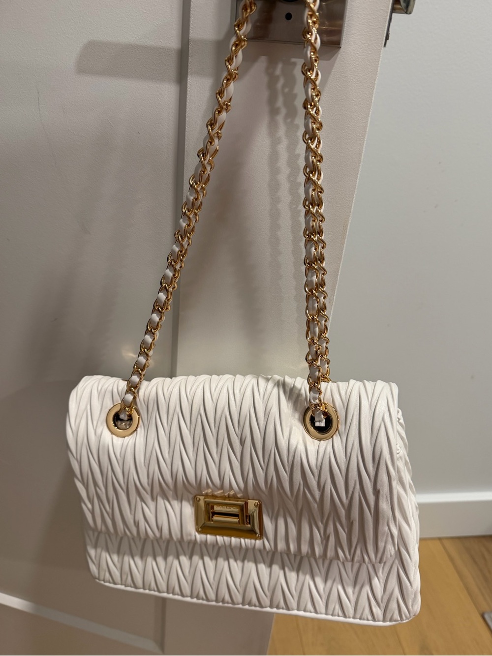 ALDO Simkee Quilted Cream Chain Shoulder Bag - Picture 2 of 7